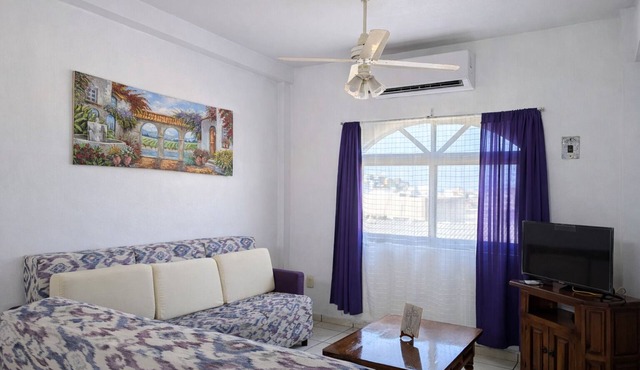 Spacious 3BR Apt | 2 Min to Sailfish Monument | Private Parking