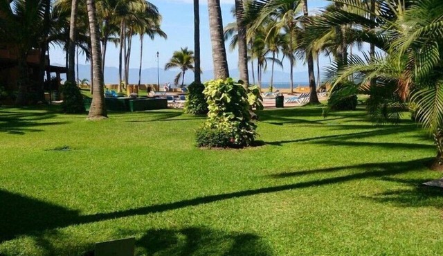 Spacious 3BR Condo a Short Ride to Villa del Mar Beach