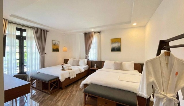 Spacious 6-bedroom villa in fabulous Đà Lạt with WiFi