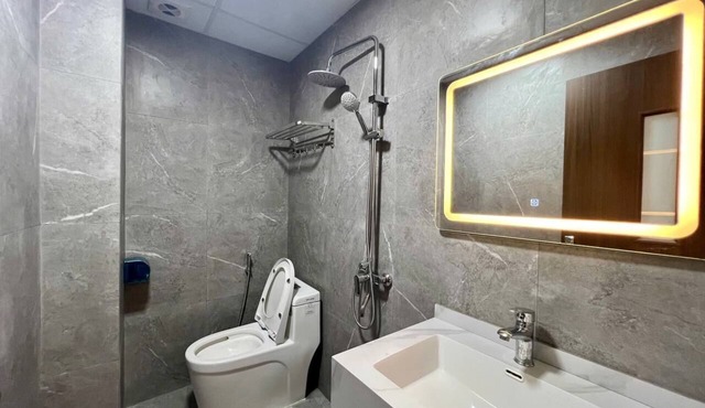 Spacious 7-bedroom house in marvelous Hà Nội with AC