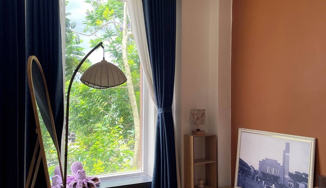 Spacious Balcony Room with Lake View – City Square