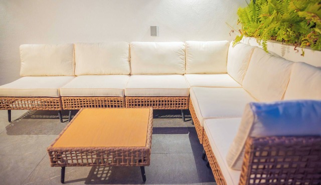 Spacious 5-bedroom house in tranquil La Cruz de Huanacaxtle with AC