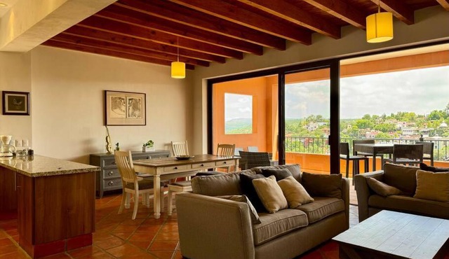 Spacious No Stairs Gated Community Pool Parking Gym