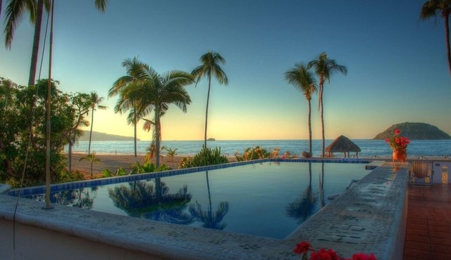Spacious one bedroom oceanfront apartment
