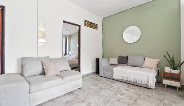 Spacious Two-Unit Home for Groups - Centrally Located 3 Blocks from Beach