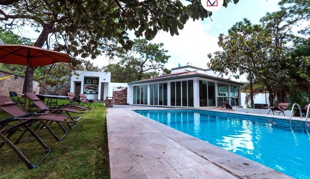 Spacious Villa with Pool, Soccer and Cricket Field