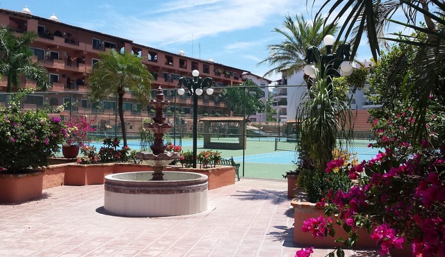 "SPECTACULAR MARINA & MOUNTAIN VIEWS ON A GREAT LOCATION,