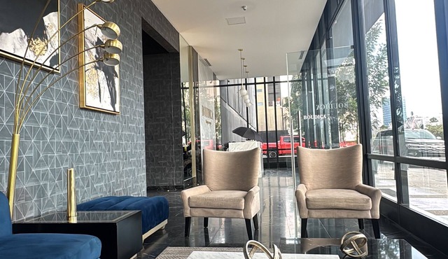 Spectacular view + amenities at Torre Boudica