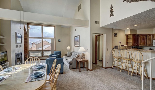 SPRING BREAK SPECIAL! Perfect Family Getaway! Amazing Indoor Pool & Hot Tub