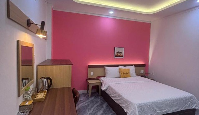 Spring II Hotel