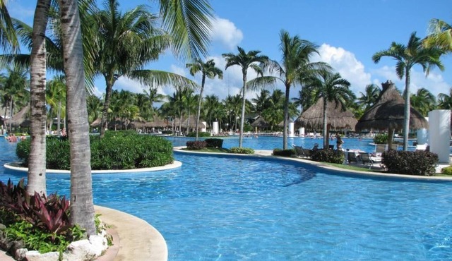 Stay at the Incredible Vidanta Resorts in Mexico with Family or Friends!
