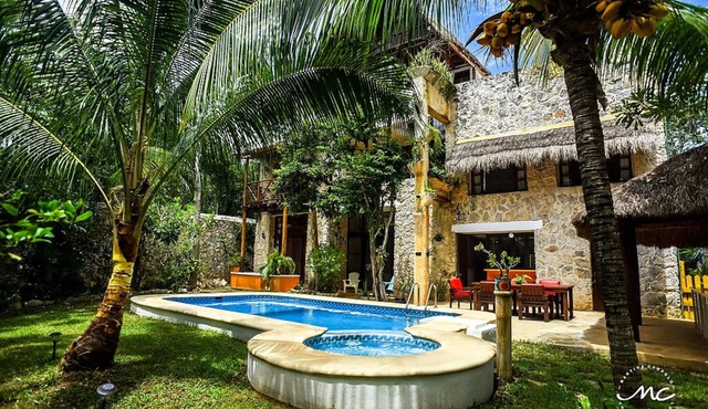 Stone House with Pool and large Garden, ideal for families
