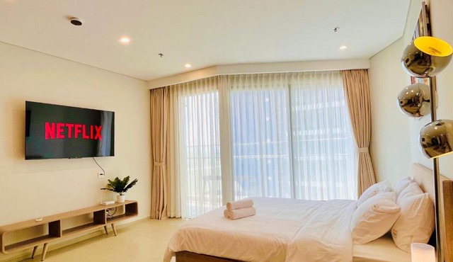 Studio Apartment Louis&Jack Homie 50m2 with Balcony
