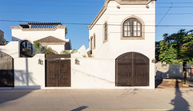 Stunning 3-bedroom home in the town of Loreto.