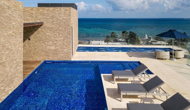 STUNNING OCEAN VIEW APARTMEnT