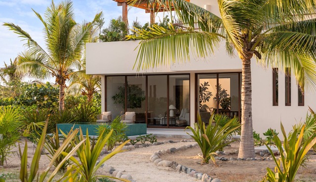 Stylish 4BR Beach Casita