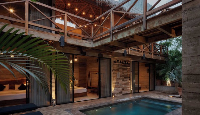 Stylish Boutique Suite, 3 Blocks to Beach