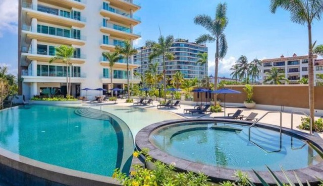Stylish brand new Corner condo at VMarina 5thfloor