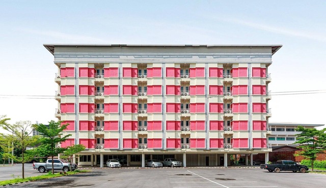 Stylish Double Haven | Vresotel Deluxe Stay