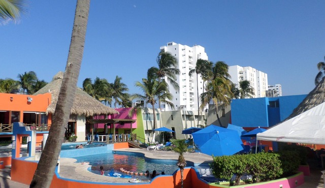 Suite 4 people Pool. FREE light breakfast‼