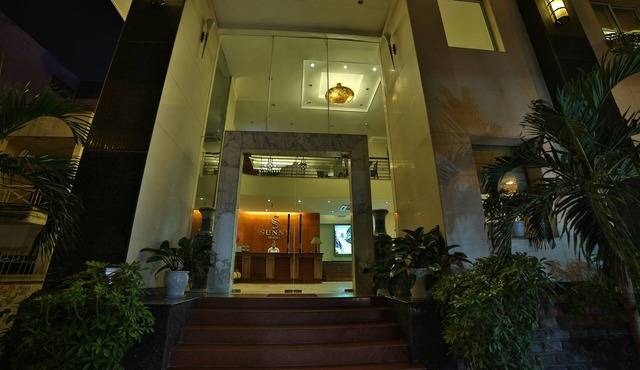Sunny Hotel 1