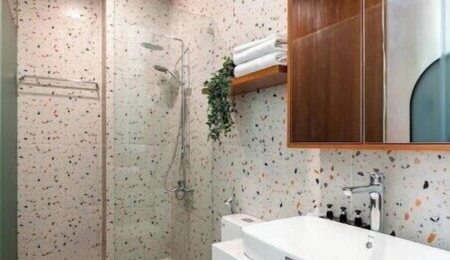 Sunny, Modern 1 BR with big windows