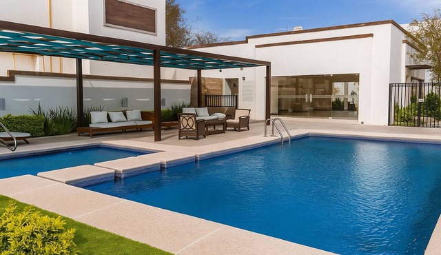 Sunset House in private property w/Alberca; 5 min Airport and Consulate