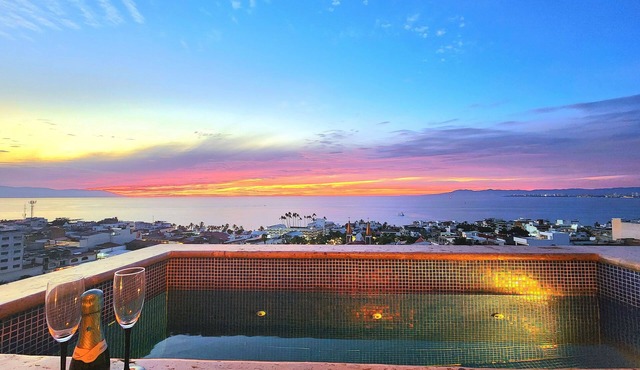 Sunset Sky Loft with Private Pool Panoramic Ocean View Steps to Camarones Beach