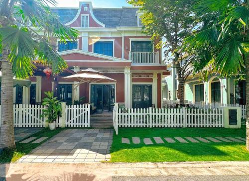 SUNSHINE Beach Villa - Wonderland Royal Ho Tram