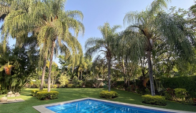 Superb Villa Retreat in a beautiful gated community. Walking from local shops.