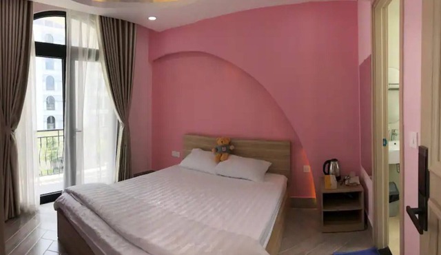 Teddy 108 Homestay (Pink Bear)