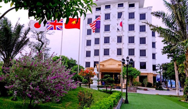 Thông Đỏ Hotel