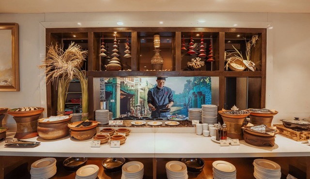 Thang Long Opera Hotel