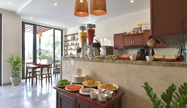 THE ANCIENT TOWN BEAUTY VILLA WITH 9 BED ROOMS FOR 22 GUESTS WITH OUTDOOR POOL