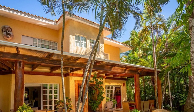 The Bamboo Manor. Luxury residence, beach and pool