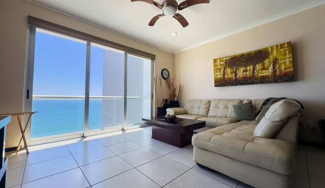 The Best Location on the Malecon- Horizon 1601