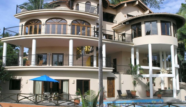THE BIG HOUSE at Villa de Vistas - gracious with stunning views. Sleeps 12.