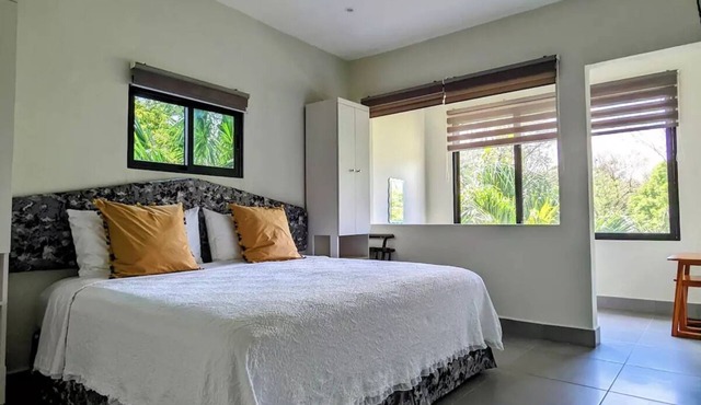 The Blue Eco Lodge- king room 2