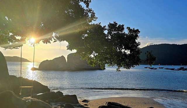 The Coral Homestay & Pub