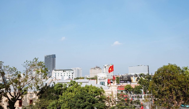 The Eastern Hotel & Apartment
