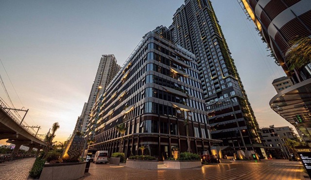 The LUMIERE Riverside Residence
