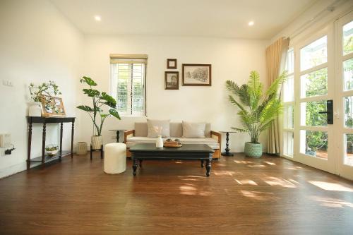 The Mira Villa West Lake by XÔI Residences