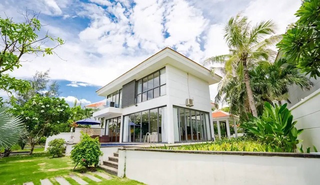 The Ocean Villa Beach Resort Đà Nẵng