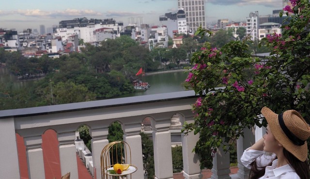 The Oriental Jade Hotel