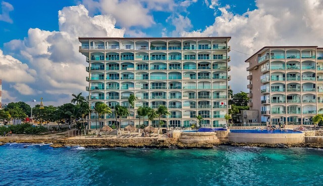 The Queen of Cozumel ROYAL VISTA Caribbean OCEAN