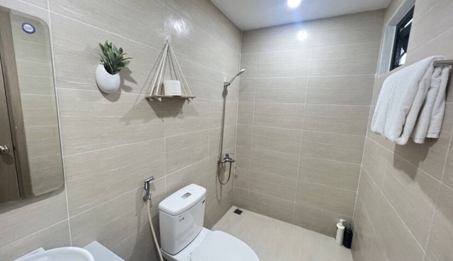 the tourist apartment has 2 bedrooms and a kitchen.