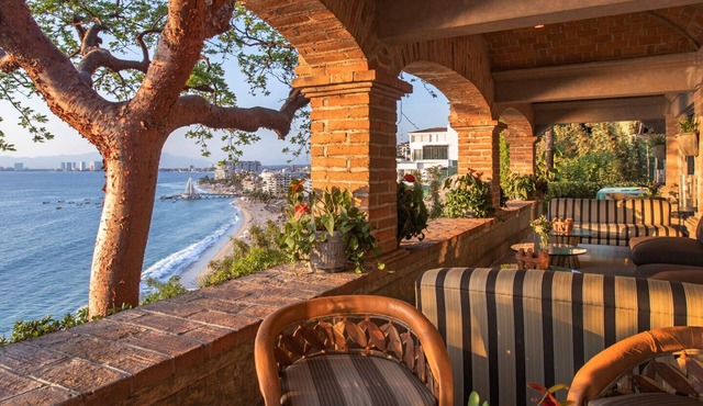 The Verano Estate - Private 11 Bedrooms, Fully staffed, Private Chef