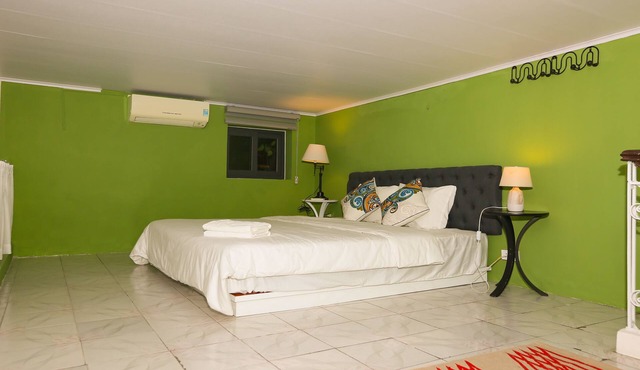 To's Charming House HB