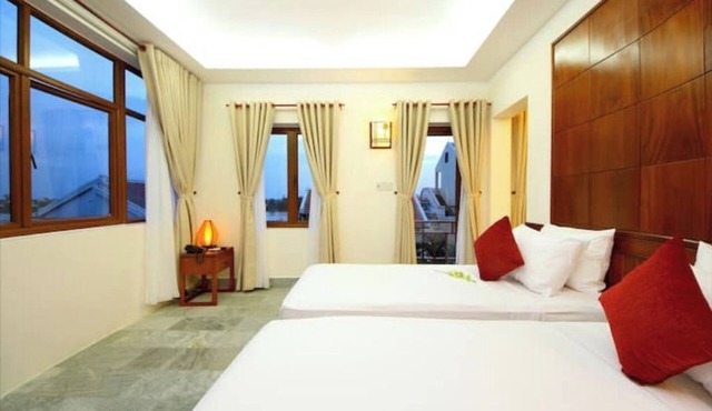 Top floor One-bedroom Suite overlooking lazy river