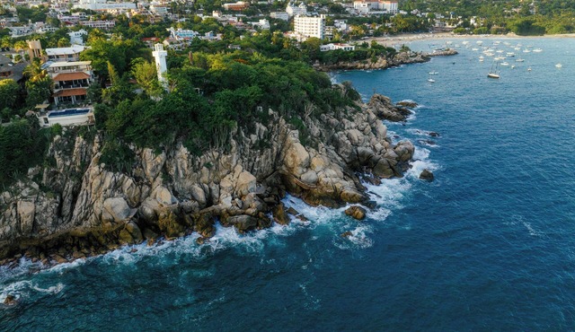 Tranquil Cliffside Apartment with Stunning Ocean Views